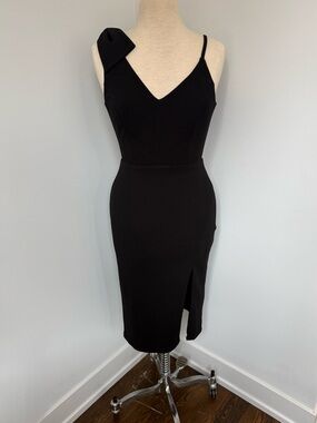 Asymmetrical, high slit, LBD of your DREAMS